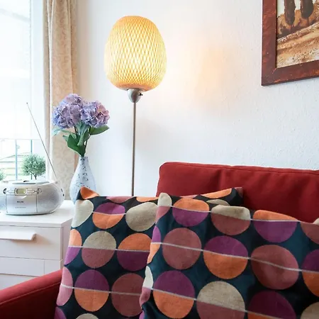 Ostlandstrasse 1 Lachmoewe